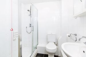 Shower room- click for photo gallery